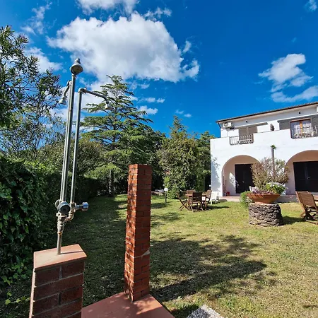 Casa Golfi Di Лакона