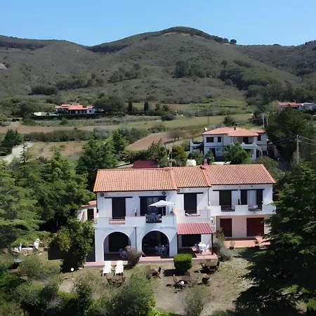 Casa Golfi Di بيت للعطل لاكونا