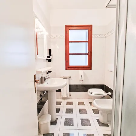 Casa Golfi Di * لاكونا