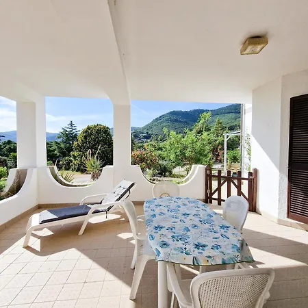 Casa Golfi Di بيت للعطل لاكونا