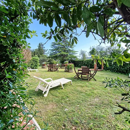 Casa Golfi Di بيت للعطل لاكونا
