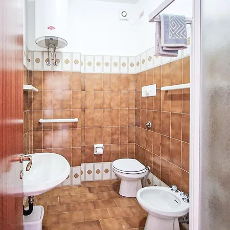 Casa Golfi Di بيت للعطل لاكونا