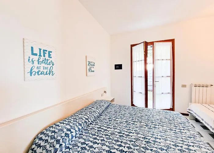 Casa Golfi Di 別荘 ラコナ